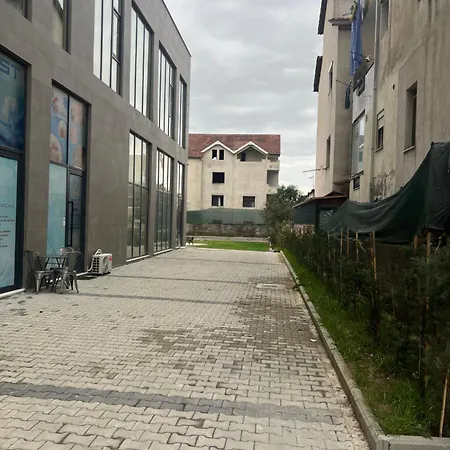 Magnifique * Tirana
